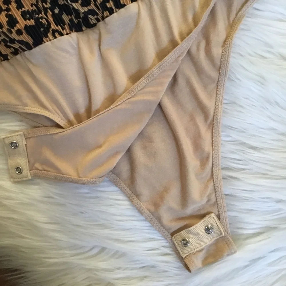 WAYF Surplice Neck Puff Sleeve Bodysuit Size XS - Picture 3 of 6